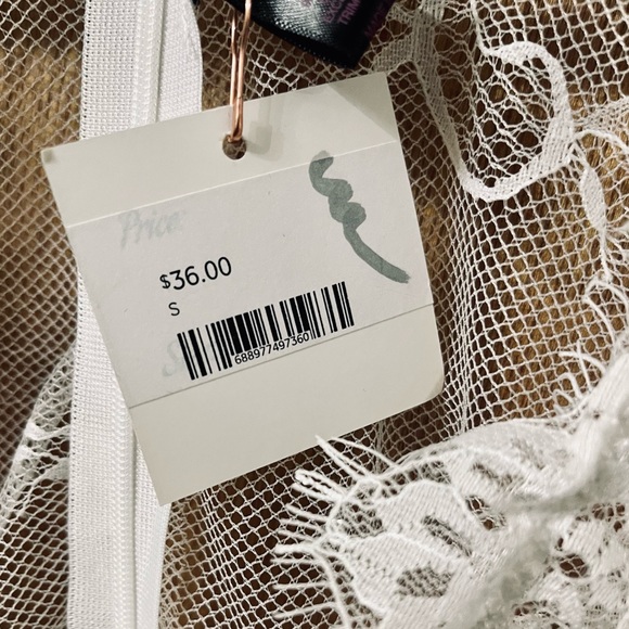 Be Wicked, Long Sleeve Lace Body Suit From Dujor Boutique NWT - Picture 11 of 16